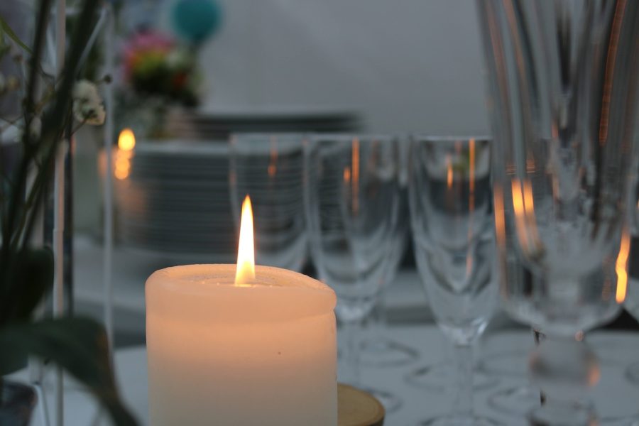 נר, שולחן | אילוסטרציה: Image by Johannes from Pixabay