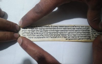 פרשיות תפילין בכתב תימני | צילום: באדיבות הרב נריה מידני