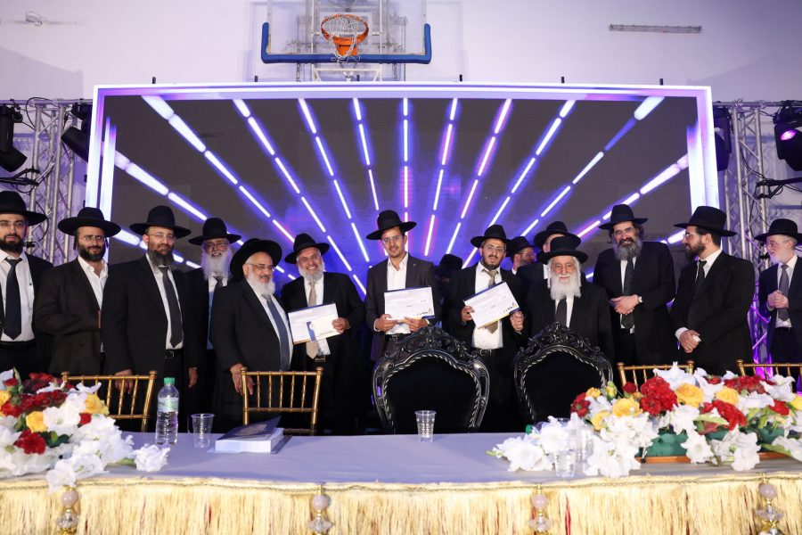 אירוע ורוממתנו 4 ירושלים חלוקת מלגות קליקרים הרב יצחק יוסף מועלם (71)