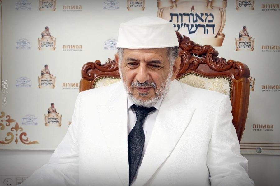 המאורות קבלת קהל אצל הרב שמעוני בצלאלי ערב יום הכיפורים תשפו צילום אלנתן אלוני (12)