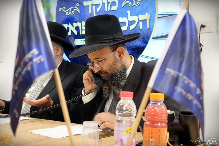 המאורות - רב שיח, מוקד הלכה ורפואה לקראת תשעה באב, שיעור הרב יצחק מועלם - ה אב תשפה - צילום יצירת המופת (39)