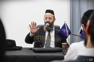 המאורות שיעור ראשון בהלכות טהרה הרב ברוך עוקשי טבת תשפו צילום אלנתן אלוני (1)