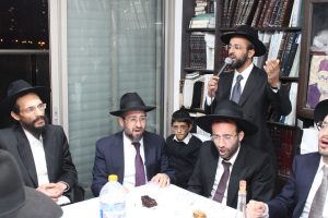 הקבלת פני רבו קהילת היכל השם אצל הרב יוסף משדי פסח תשפו צילום איתי קצב (2)