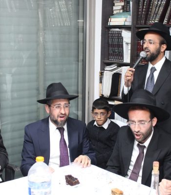 הקבלת פני רבו קהילת היכל השם אצל הרב יוסף משדי פסח תשפו צילום איתי קצב (2)