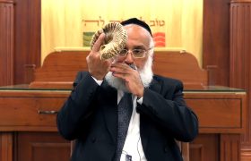 הרב ארז רמתי צילום מסך
