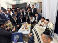 הרב יצחק יוסף ניחום אבלים על פטירת הרבנית חנינה כהן (4)
