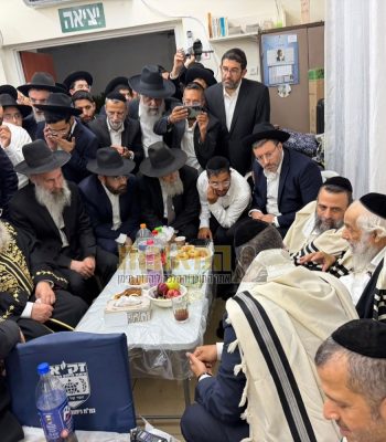 הרב יצחק יוסף ניחום אבלים על פטירת הרבנית חנינה כהן (4)