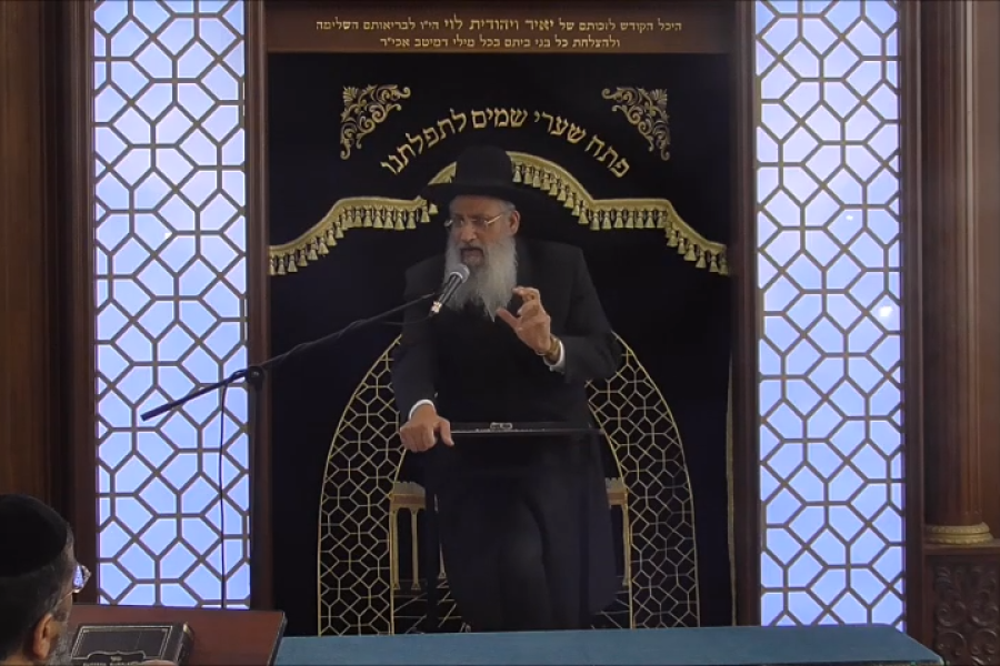 הרב יצחק מועלם צילום מסך