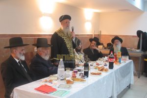הרב יצחק רצאבי ירושלים שבע ברכות בת הרב משה רצאבי בן הרב אלמוג שלמה אכלופי פרשת ראה תשפו (42)
