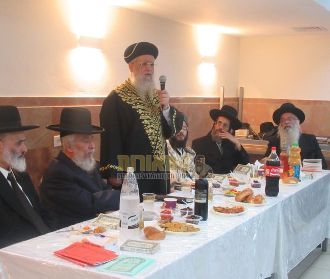 הרב יצחק רצאבי ירושלים שבע ברכות בת הרב משה רצאבי בן הרב אלמוג שלמה אכלופי פרשת ראה תשפו (42)