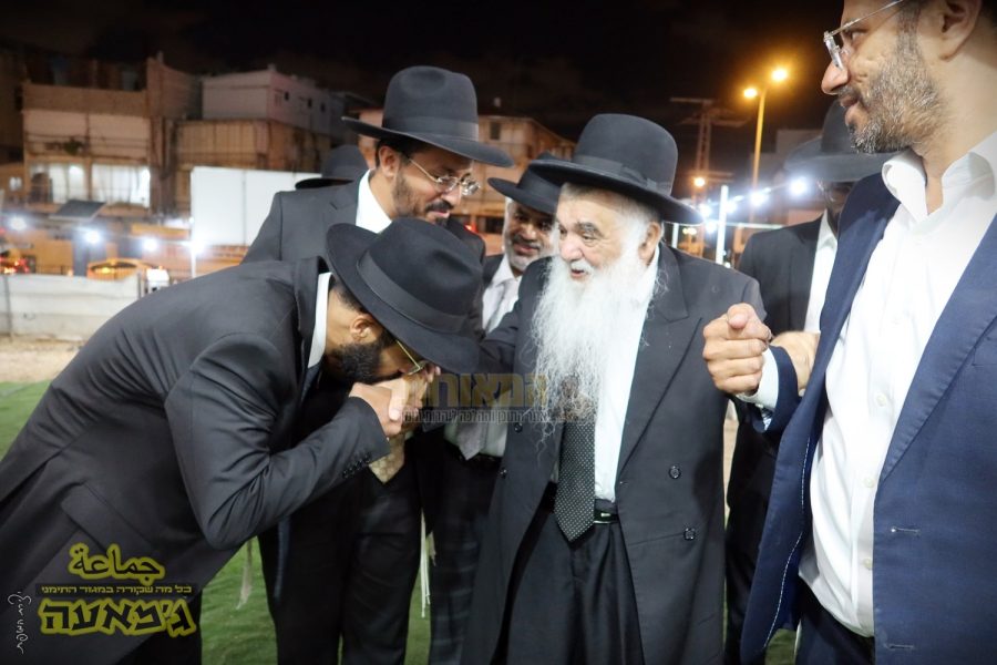 מרן הגר"י טיירי שליט"א במעמד פתיחת בית ההוראה 'המאורות' - סניף ב"ב, אלול תשפ"ד | צילום: יצירת המופת