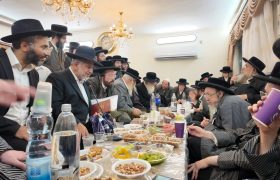 הרב שמעוני בצלאלי בניחום אבלים על פטירת הרבנית אסתר פריש תשרי תשפז (6)