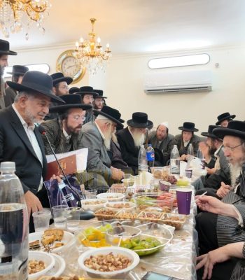 הרב שמעוני בצלאלי בניחום אבלים על פטירת הרבנית אסתר פריש תשרי תשפז (6)