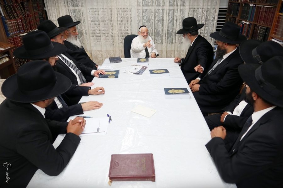 כינוס-רבני-המאורות-אצל-הגרפ-קורח-ליל-טו-סיון-תשפה-צילום-יצירת-המופת-1