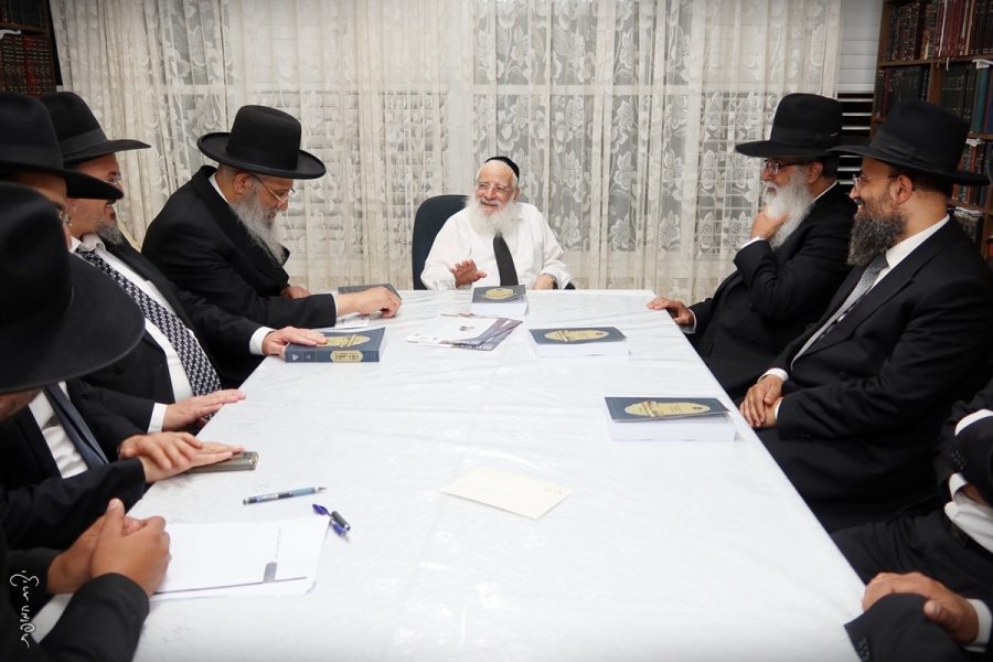 כינוס-רבני-המאורות-אצל-הגרפ-קורח-ליל-טו-סיון-תשפה-צילום-יצירת-המופת-2