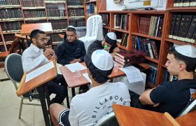הרב נועם גרשי במדרשיית 'המאורות' | תמונת ארכיון