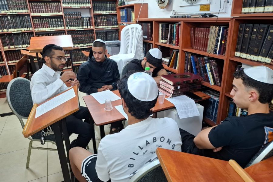 הרב נועם גרשי במדרשיית 'המאורות' | תמונת ארכיון