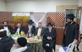 מסיבת הוקרה ויום הולדת לרב יהורם יפת מוצש וארא תשפו (47)