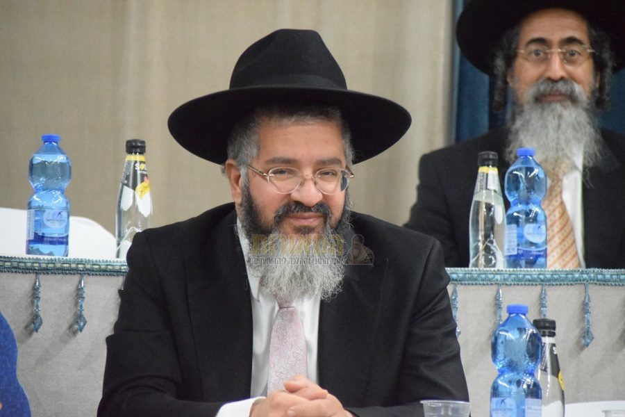 הגאון רבי אורן צדוק שליט"א במעמד 'ורוממתנו - 3', חול המועד סוכות התשפ"ה | צילום: יניב חלה