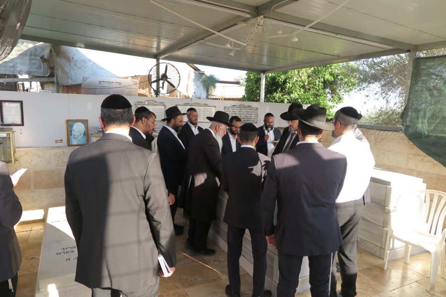 תפילת רבני 'המאורות' בהילולת הצדיק מעגור זי"ע, בשבוע שעבר