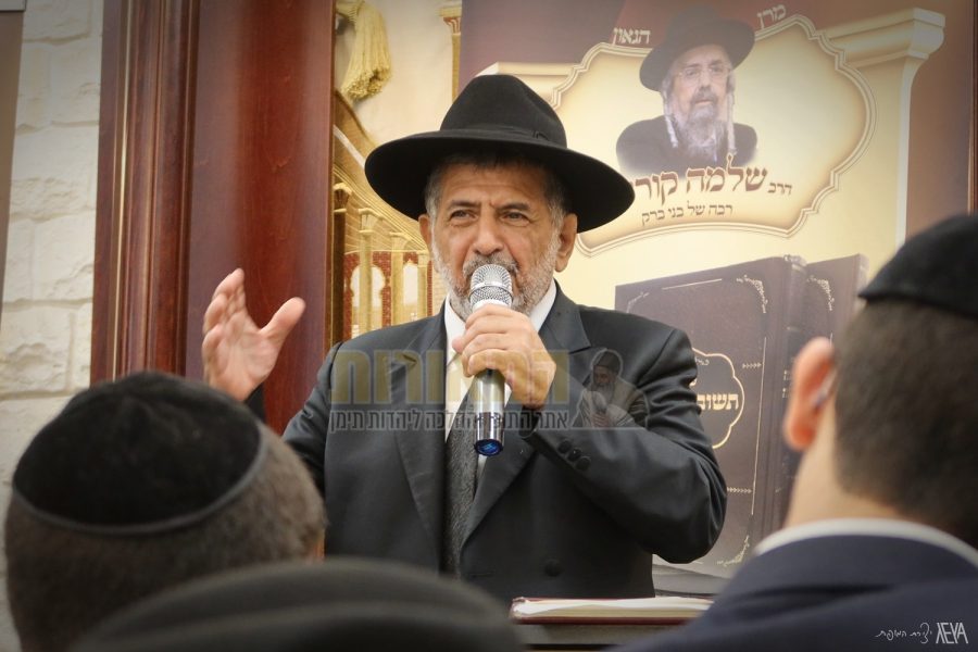 המקובל מהר"ש בצלאלי שליט"א בהילולת מרן הגר"ש קורח בב"ב, השבוע | צילום: אלנתן אלוני