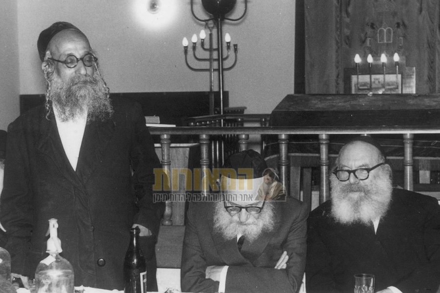 רבי יוסף שמן - רבה של הרצליה, עם רבי יחיאל גורדון - ראש ישיבת לומז'א, ורבי גרשון חנוך פישמן - מרבני הרצליה | מתוך ספר 'המאור הגדול'