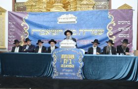 שמחת בית השואבה הקבלת פני רבו מודיעין עילית ישיבת נזר ישראל תשפז צילום נועם אליהו (7)